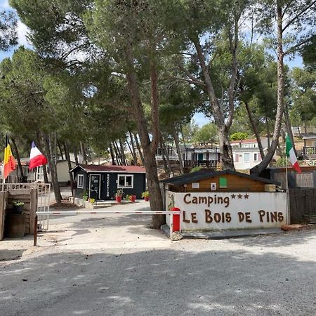 Hôtel Camping Le Bois De Pins à Salses-le-Château Extérieur photo