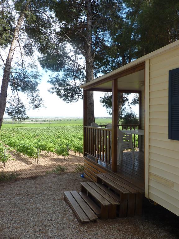 Hôtel Camping Le Bois De Pins à Salses-le-Château Chambre photo